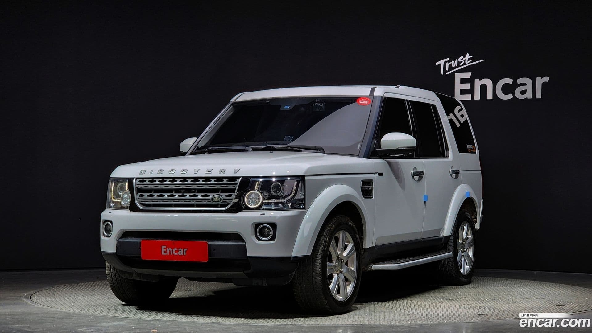 Main__Slider__Photo:Discovery Land Rover 2014.8-0