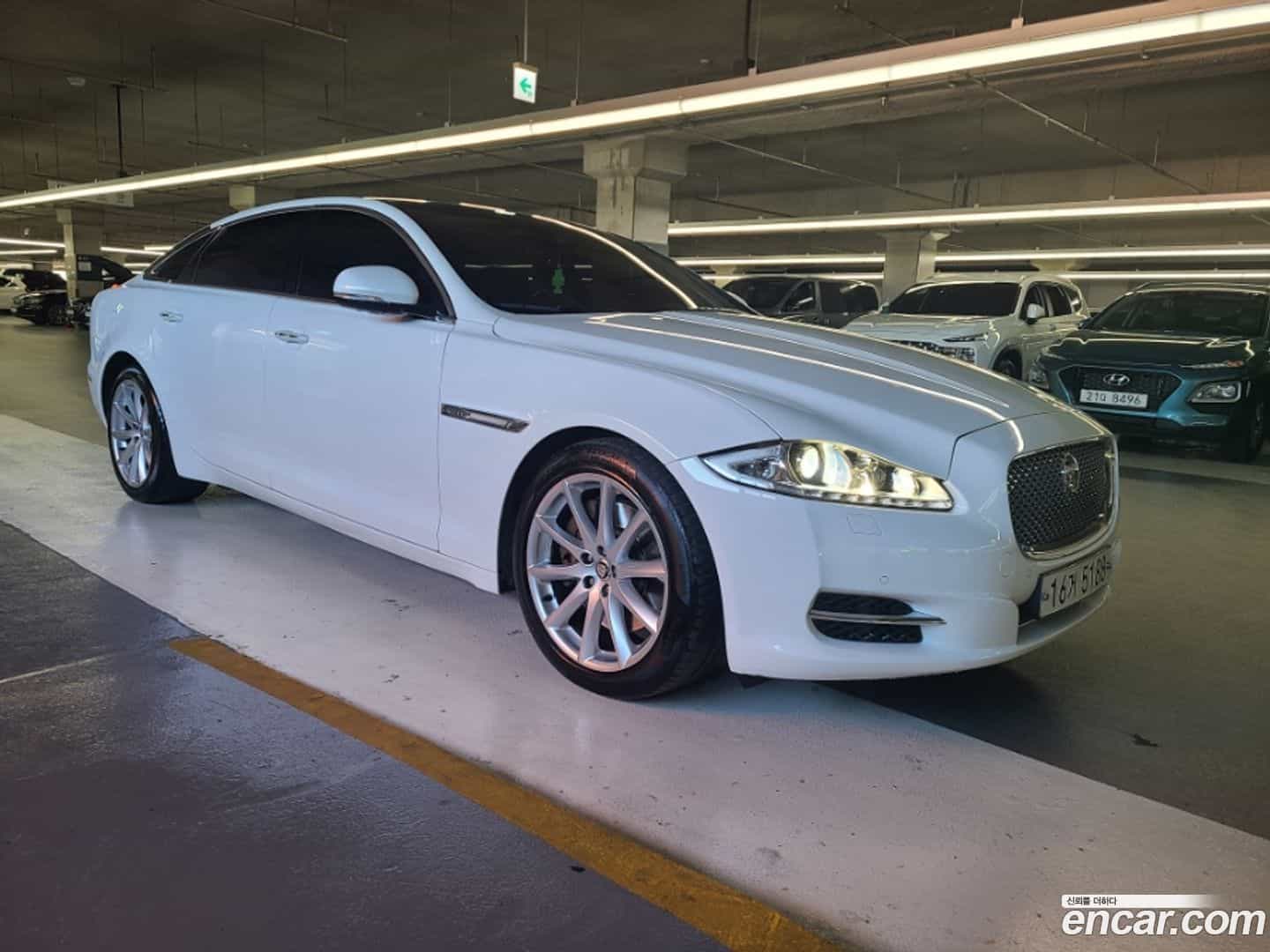 XJ Jaguar 2013.11-OUTER-003