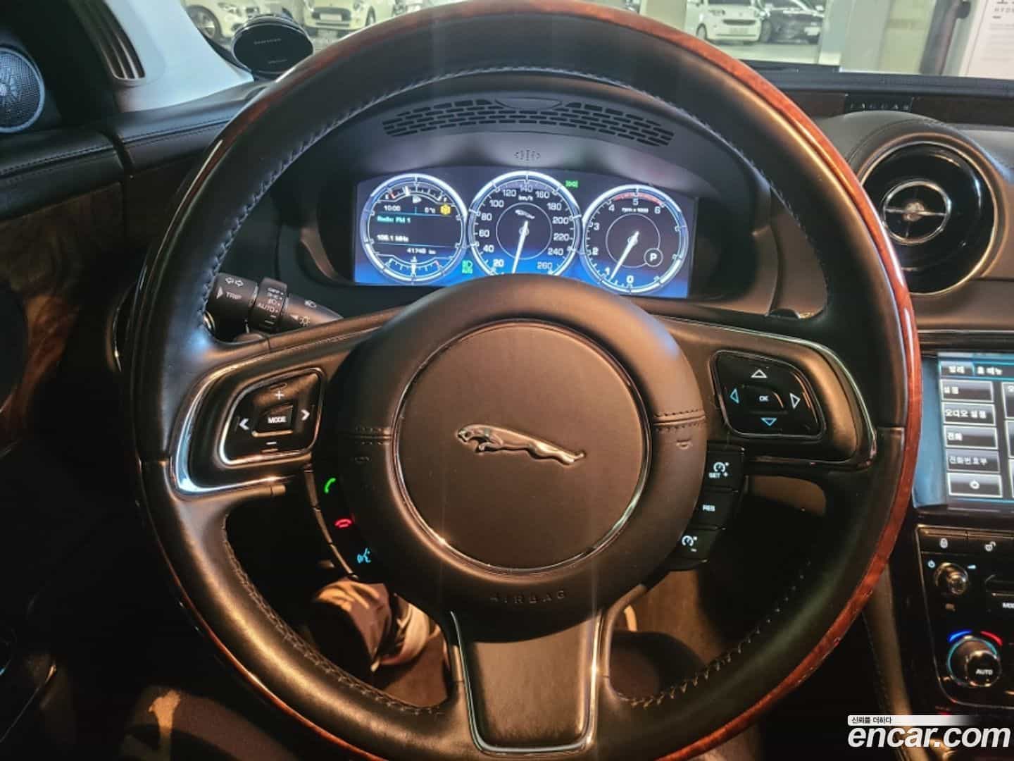 XJ Jaguar 2013.11-OPTION-018