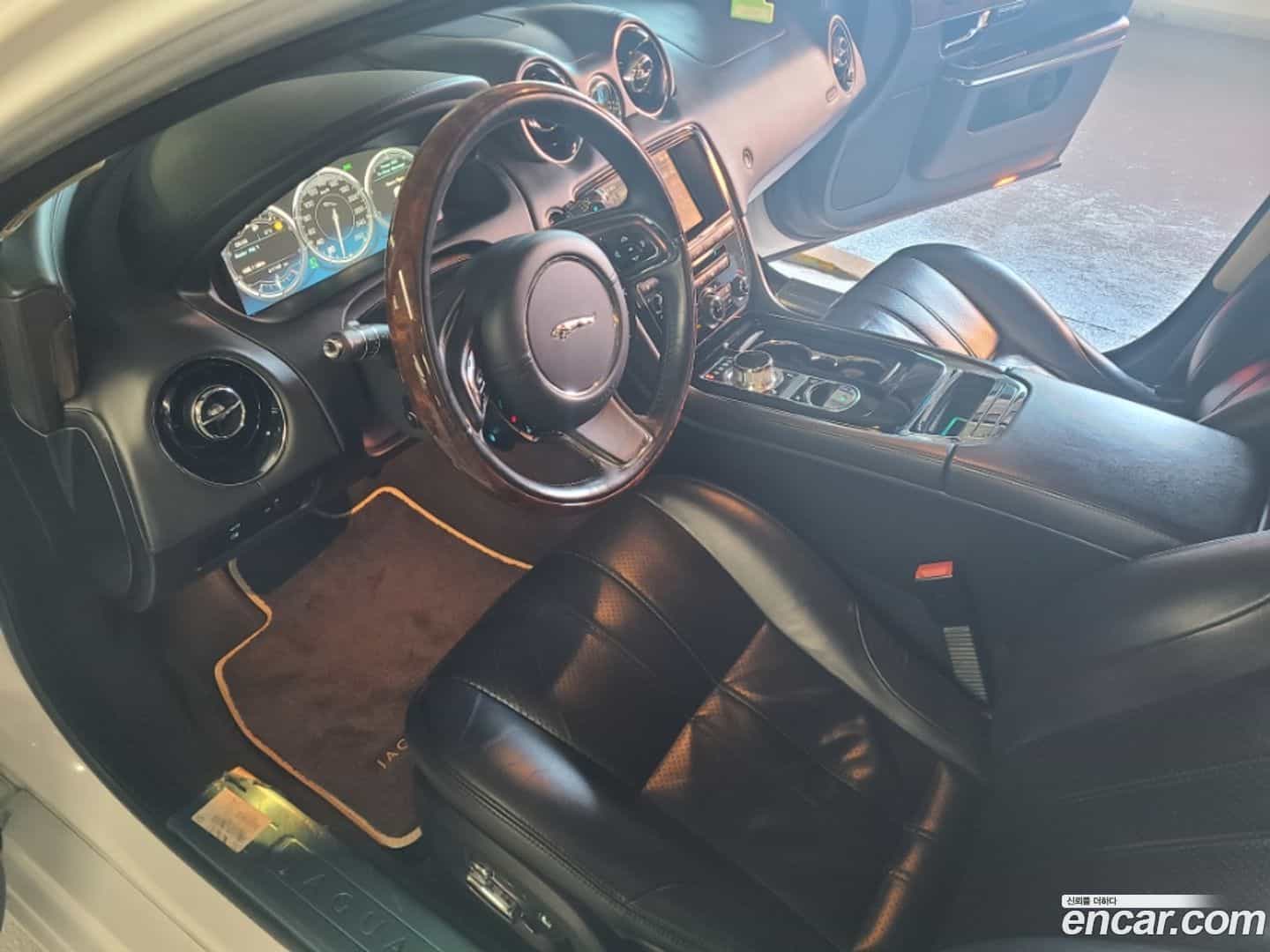 XJ Jaguar 2013.11-OPTION-020