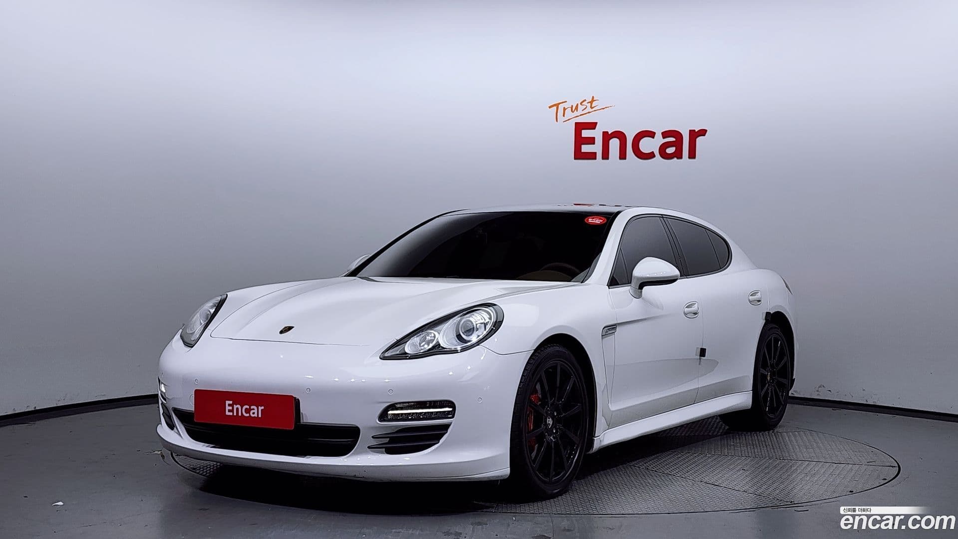 Main__Slider__Photo:Panamera Porsche 2011.2-0