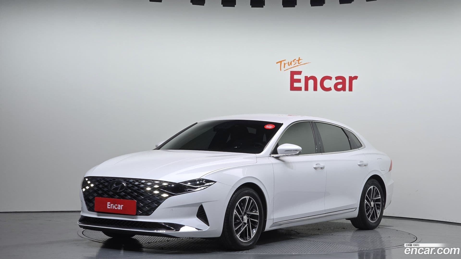 Main__Slider__Photo:Grandeur Hyundai 2019.11-0