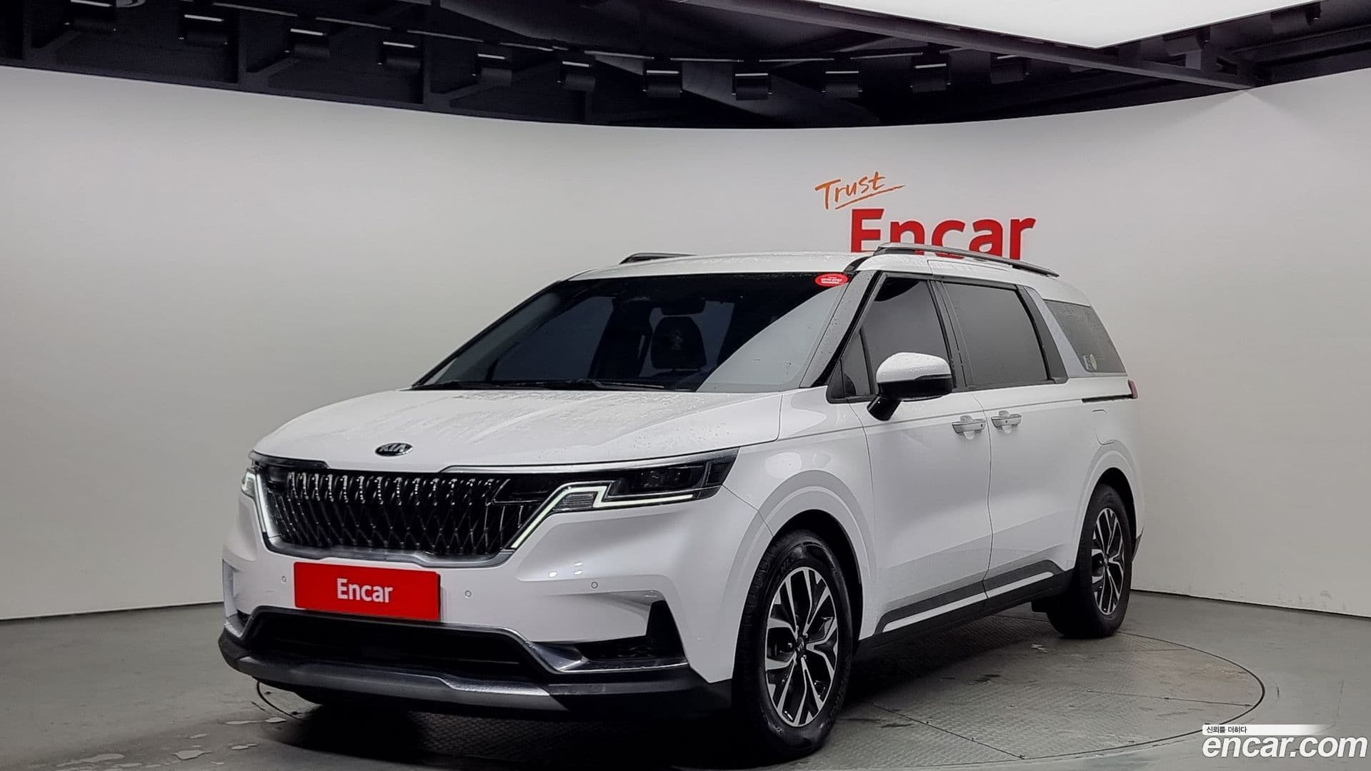 Main__Slider__Photo:Canival Kia 2020.9-0