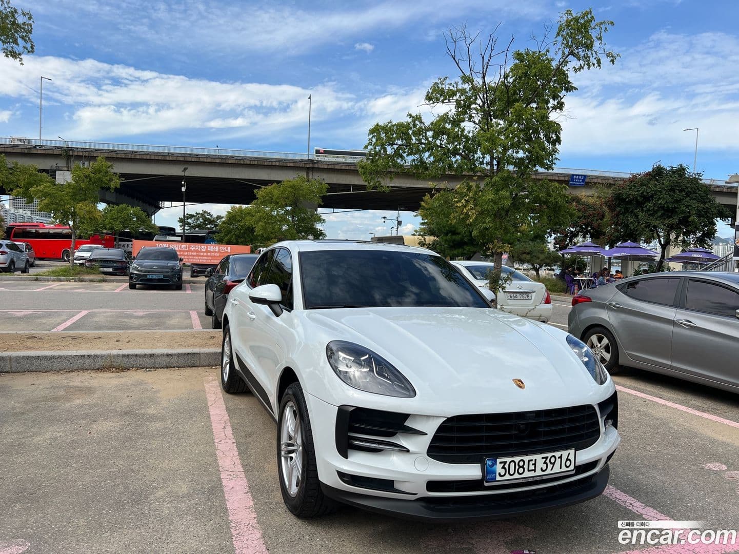 Main__Slider__Photo:Macan Porsche 2019.11-0