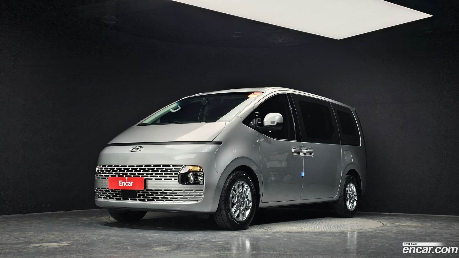 Main__Slider__Photo:Staria Hyundai 2023.4-0
