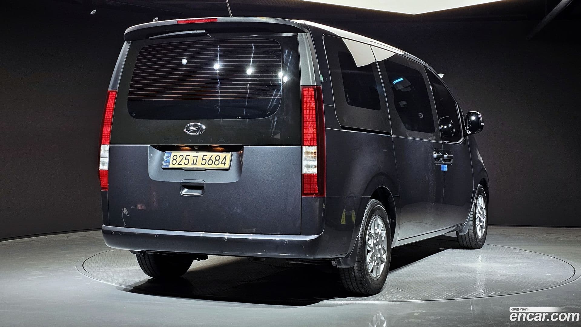 Main__Slider__Photo:Staria Hyundai 2021.11-0