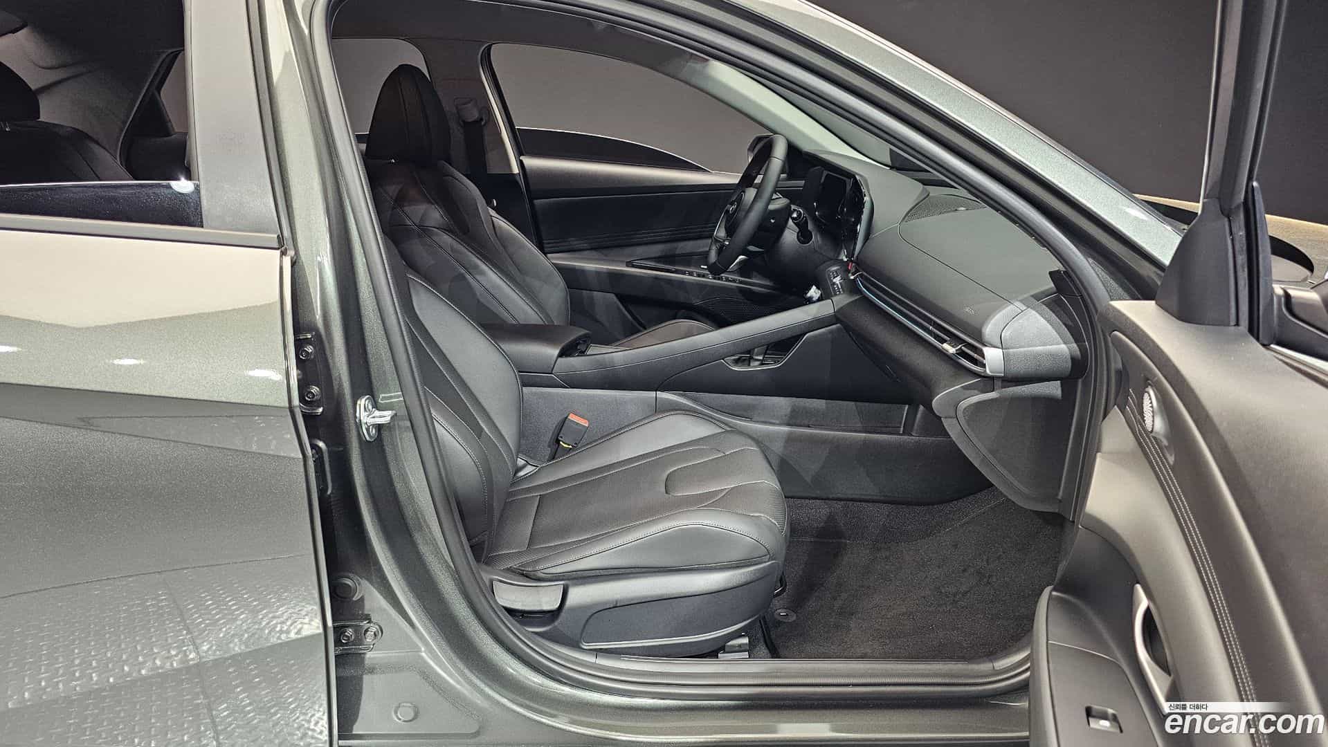 AVANTE Hyundai 2025.2-INNER-010