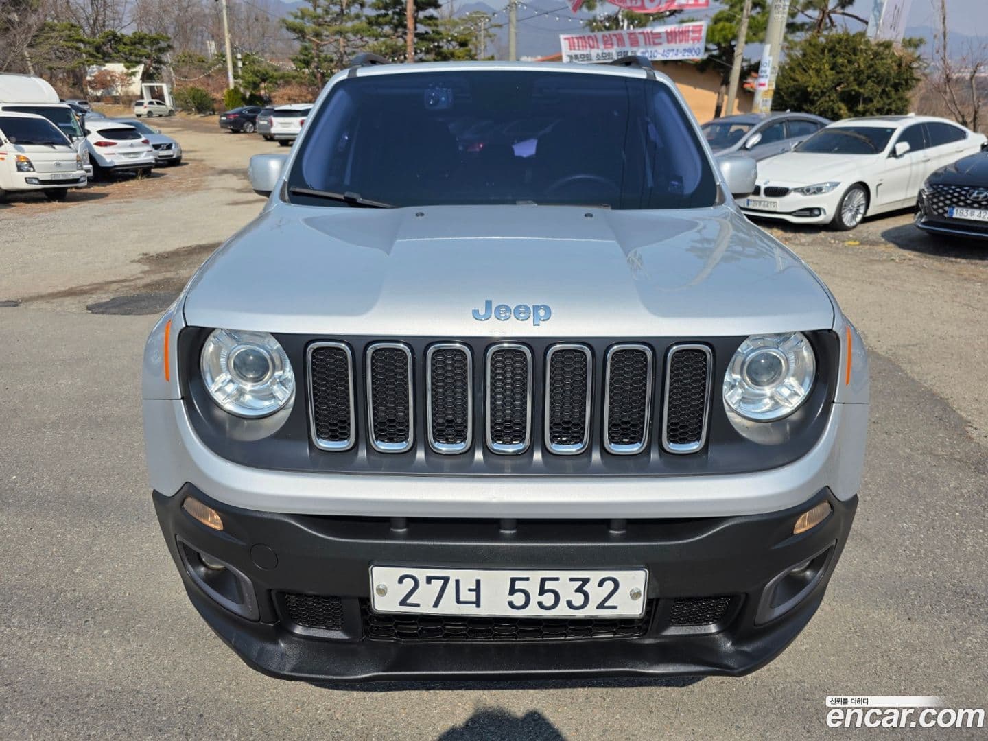 Main__Slider__Photo:Renegade Jeep 2016.11-0