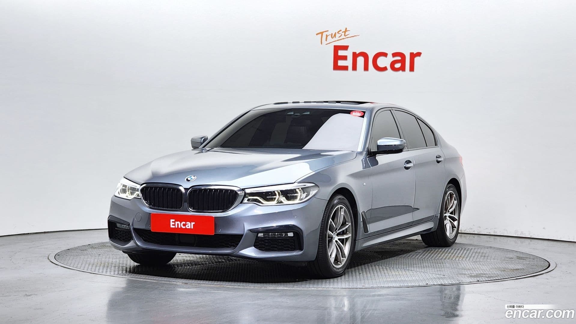 Main__Slider__Photo:5-Series BMW 2017.9-0