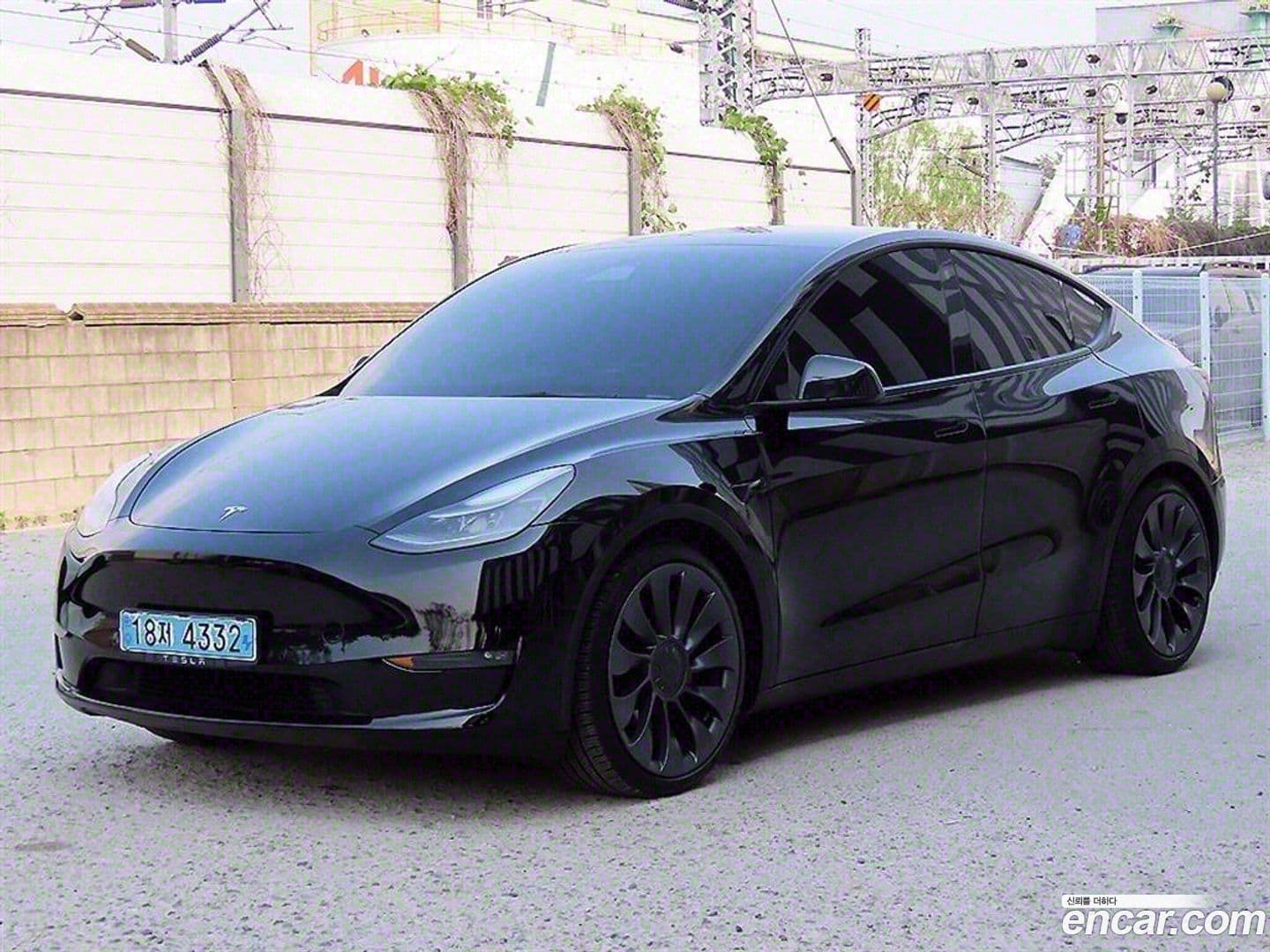 Main__Slider__Photo:Model Y Tesla 2021.4-0
