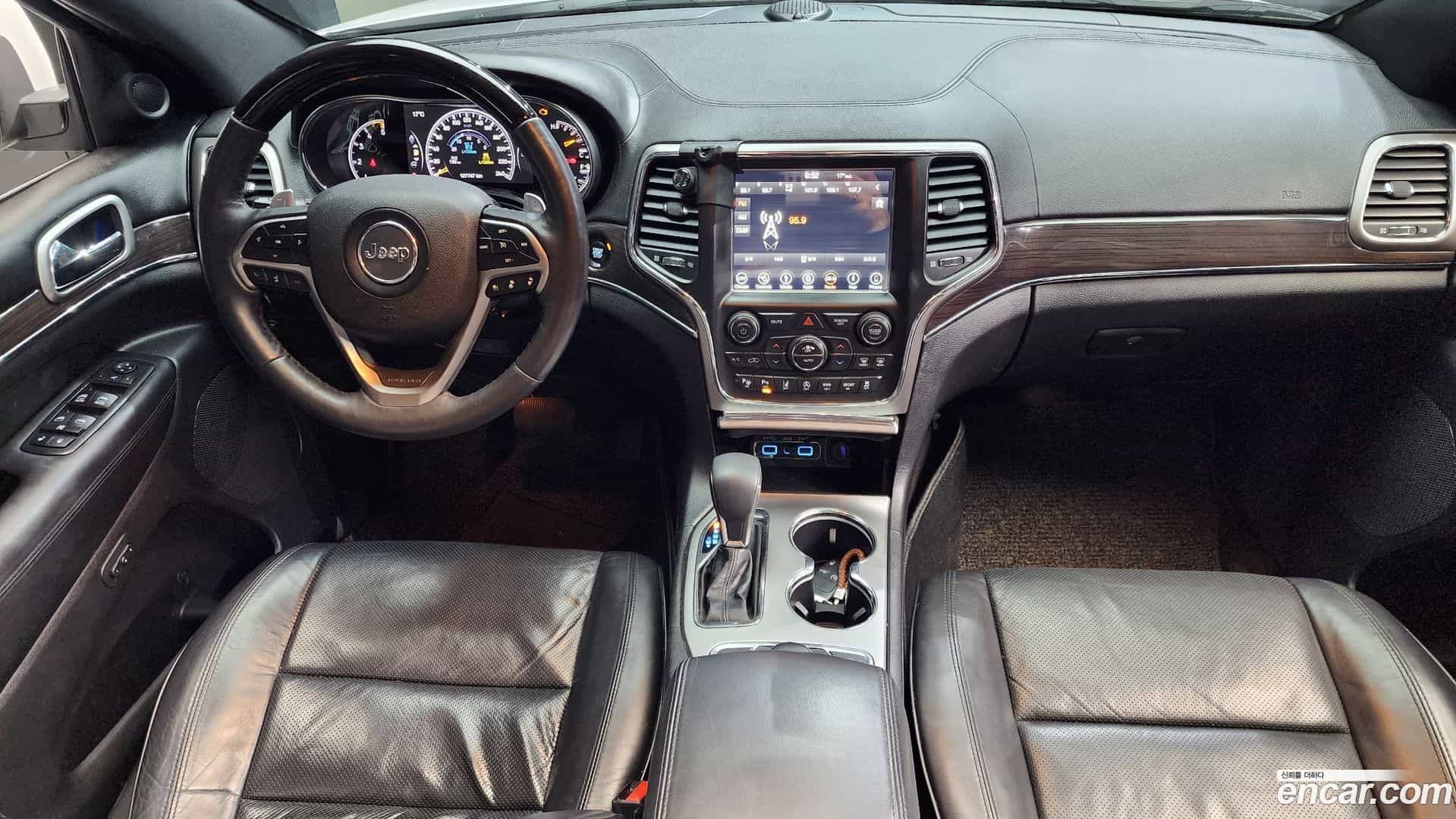 Cherokee Jeep 2018.0-INNER-007