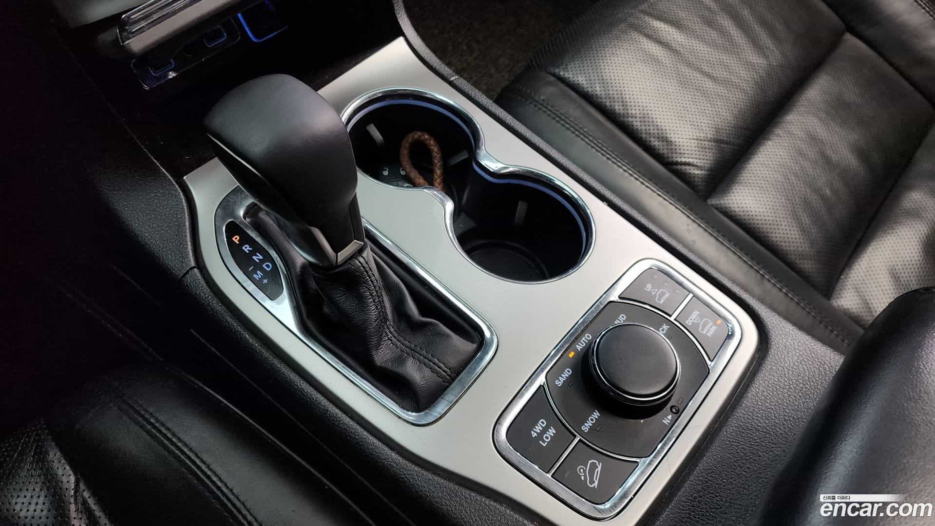 Cherokee Jeep 2018.0-INNER-009