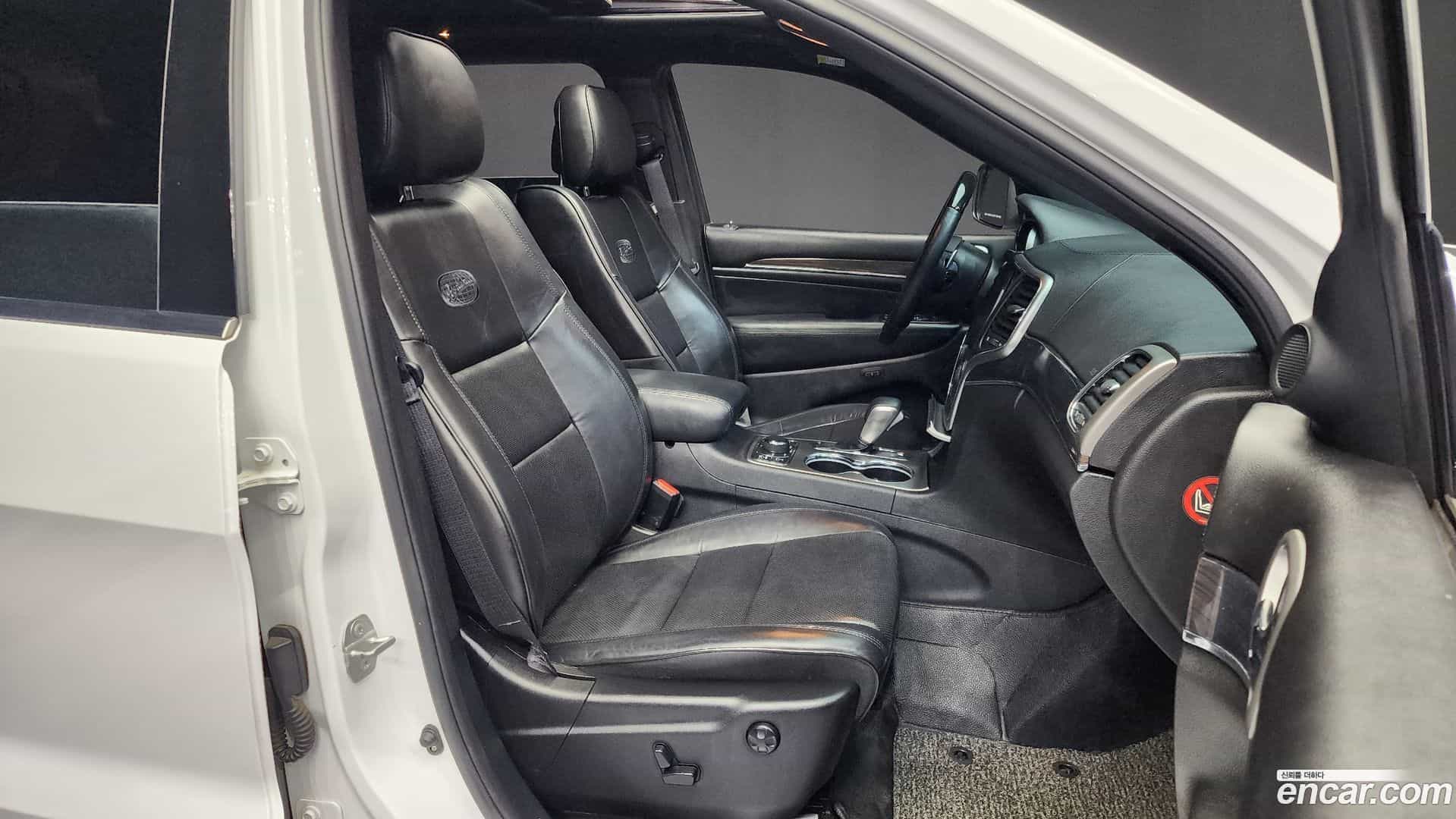 Cherokee Jeep 2018.0-OPTION-015