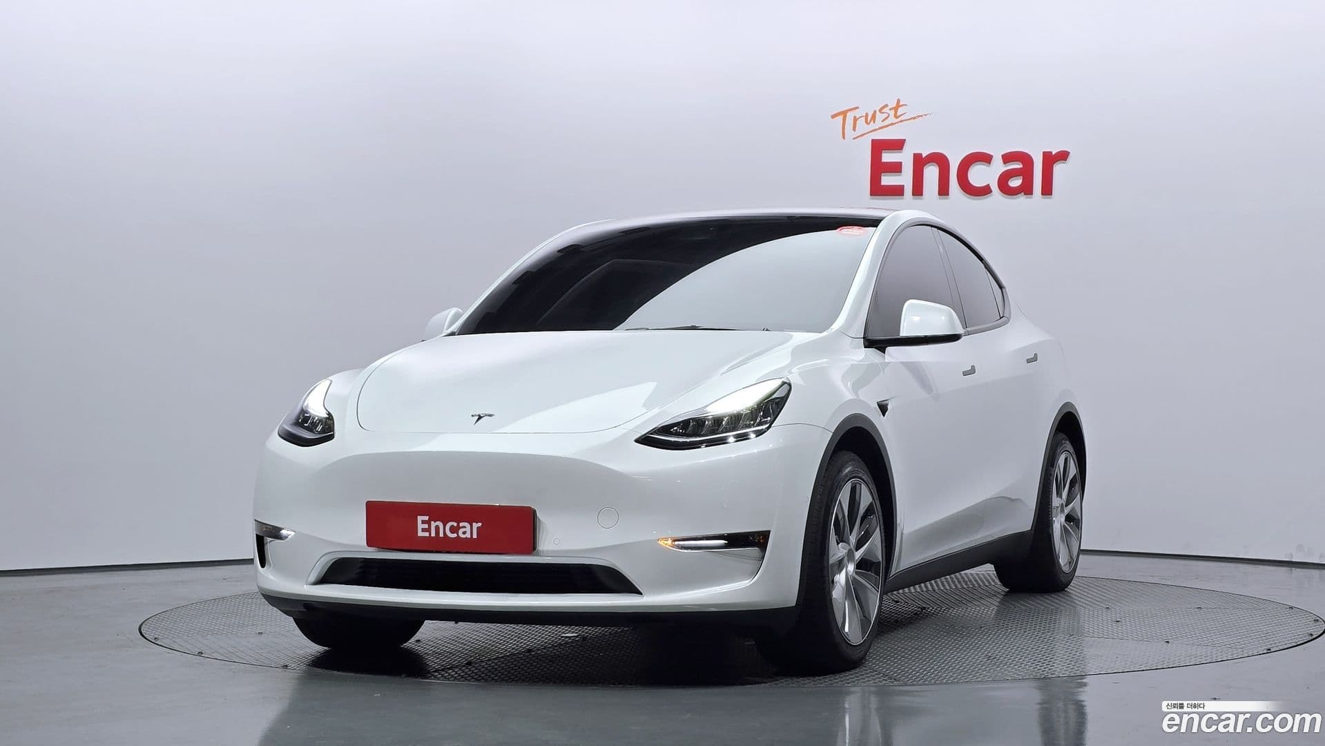 Main__Slider__Photo:Model Y Tesla 2022.7-0