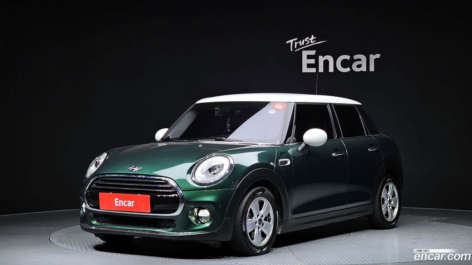 Main__Slider__Photo:Cooper Mini 2018.1-0
