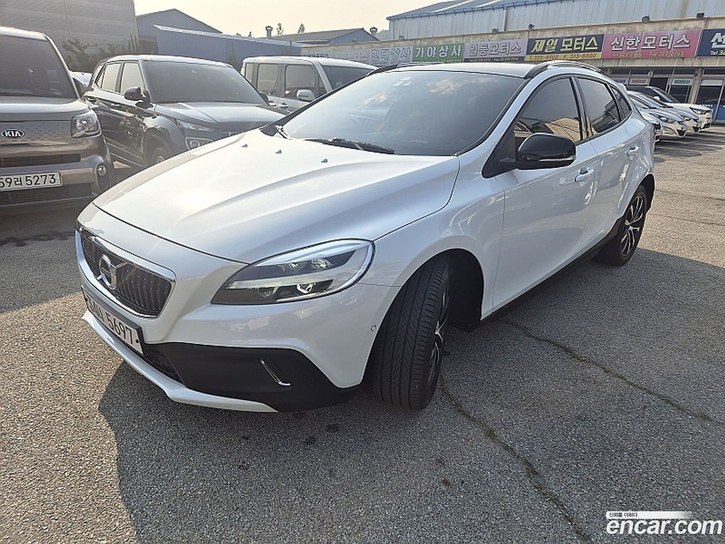 Main__Slider__Photo:V40 Volvo 2019.3-0