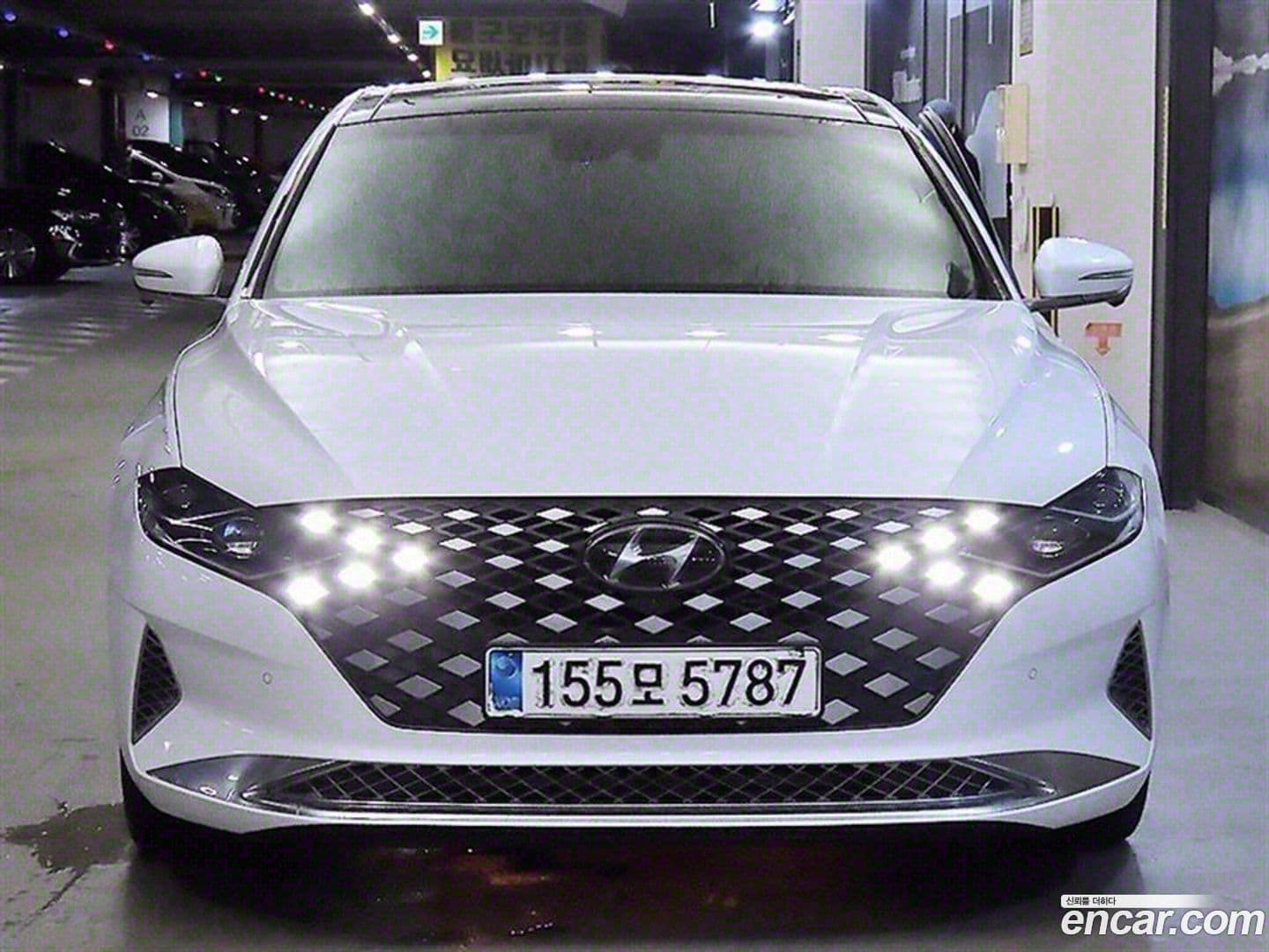 Main__Slider__Photo:Grandeur Hyundai 2020.7-0