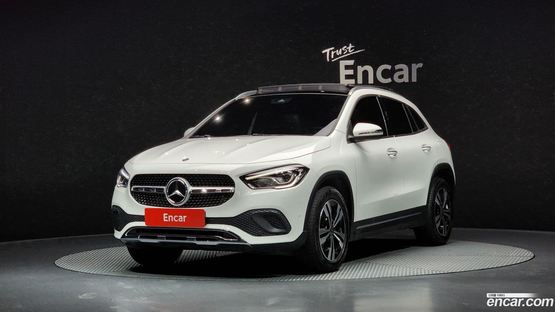Main__Slider__Photo:GLA-Class Mercedes-Benz 2021.3-0
