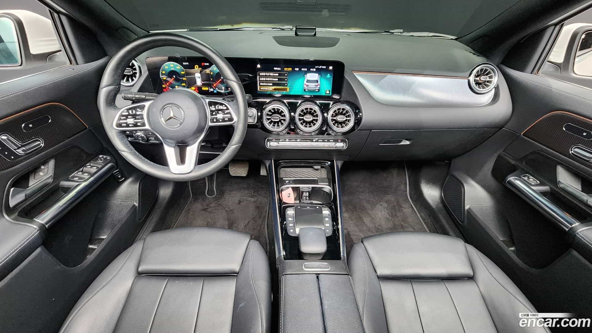 GLA-Class Mercedes-Benz 2021.3-INNER-007