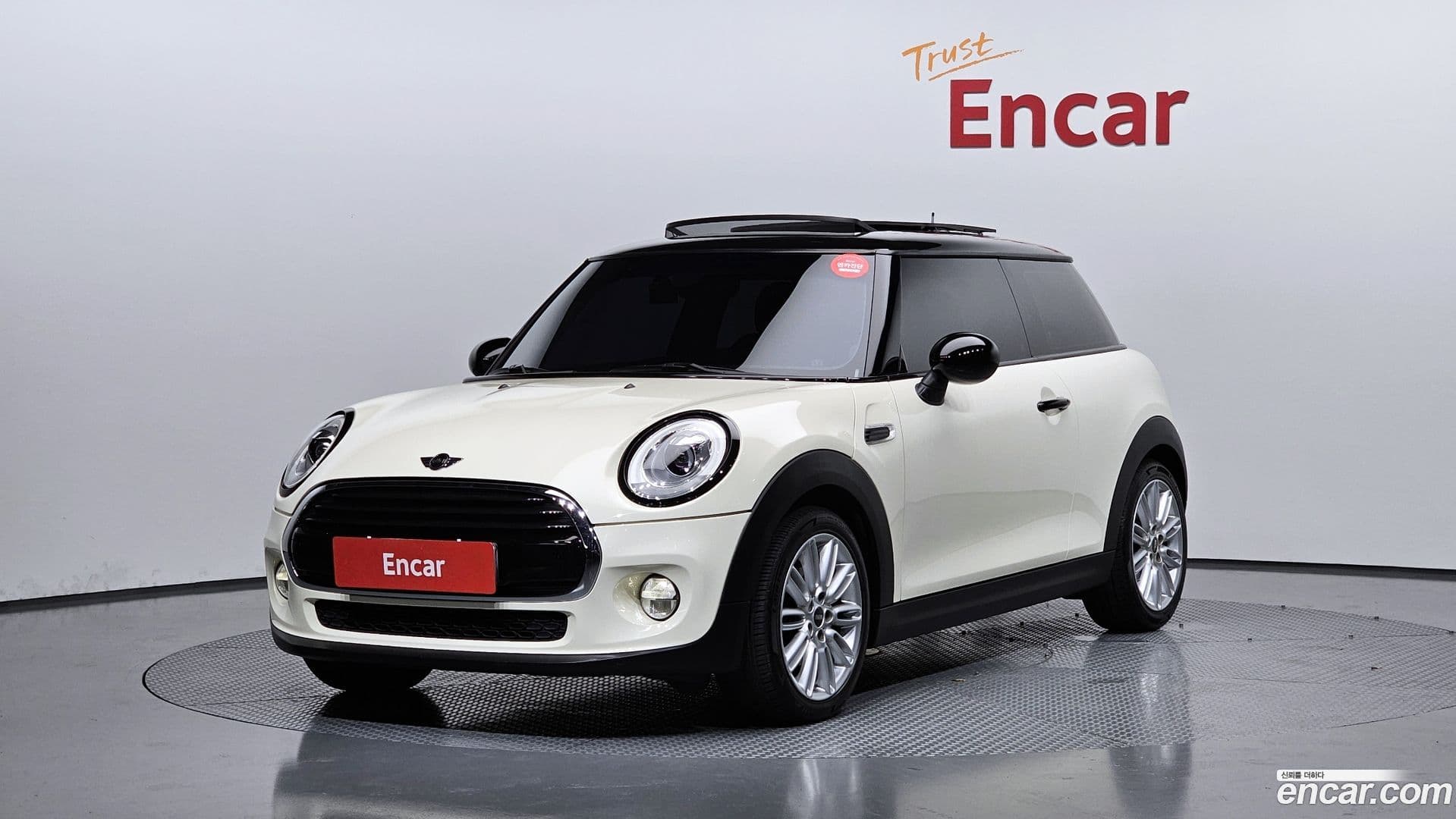 Main__Slider__Photo:Cooper Mini 2017.11-0