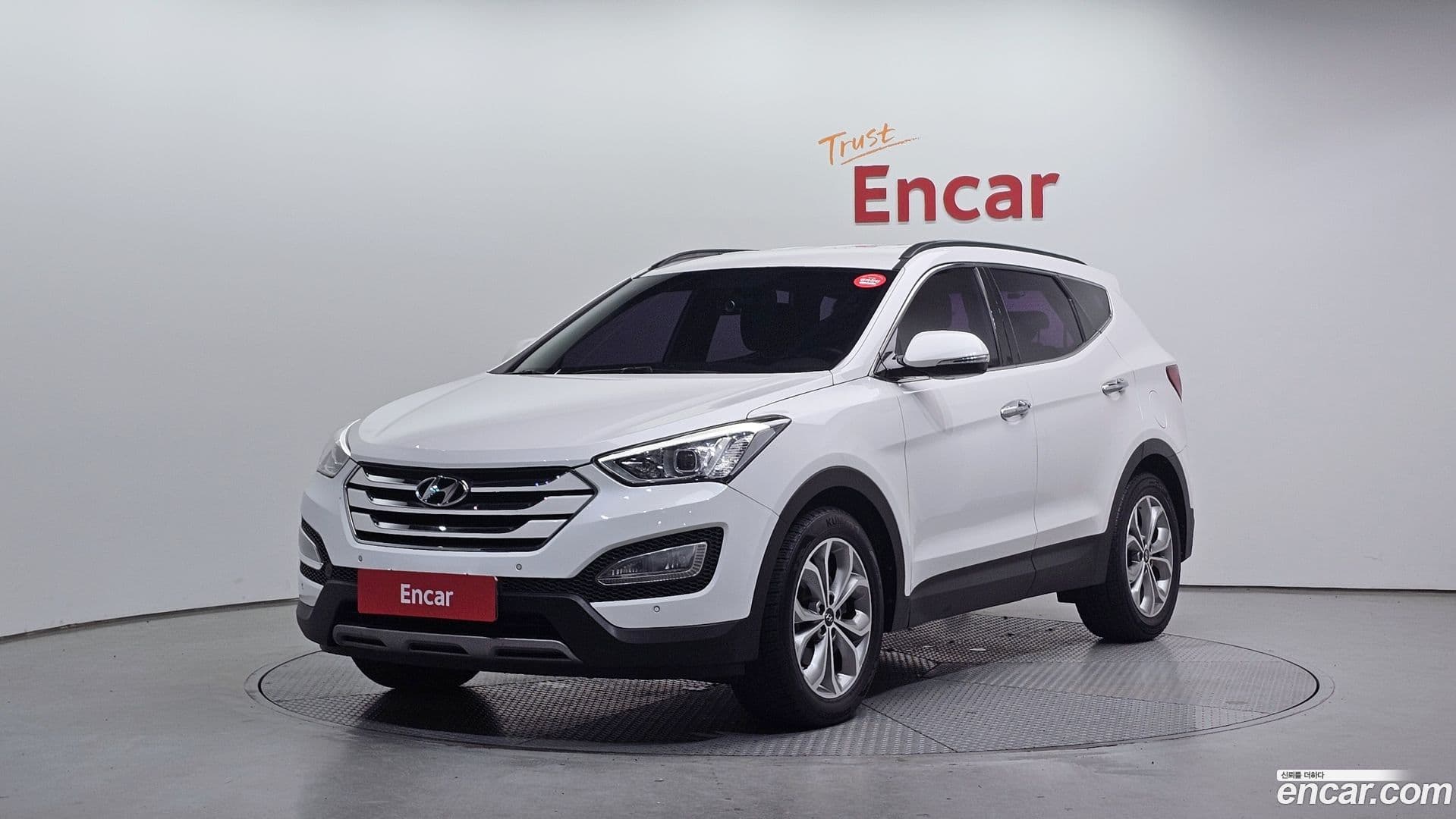 Main__Slider__Photo:Santafe Hyundai 2015.3-0