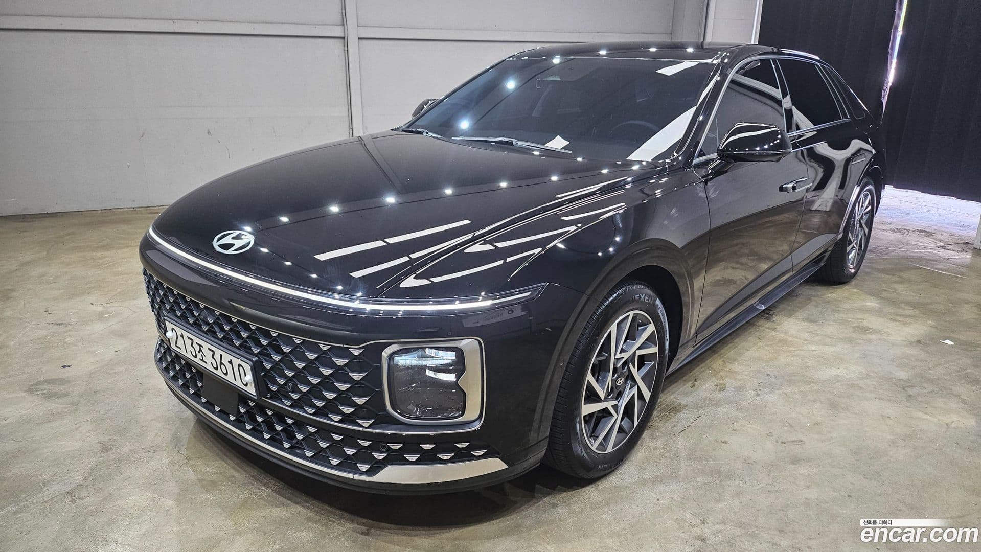 Main__Slider__Photo:Grandeur Hyundai 2023.1-0