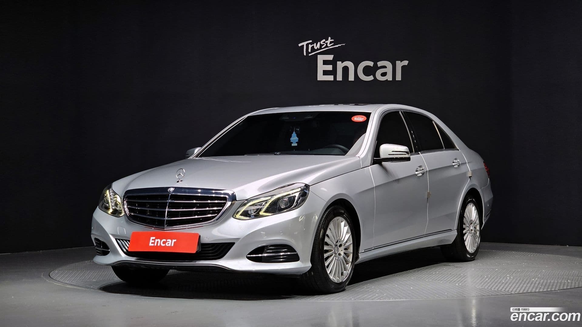 Main__Slider__Photo:E-Class Mercedes-Benz 2014.1-0