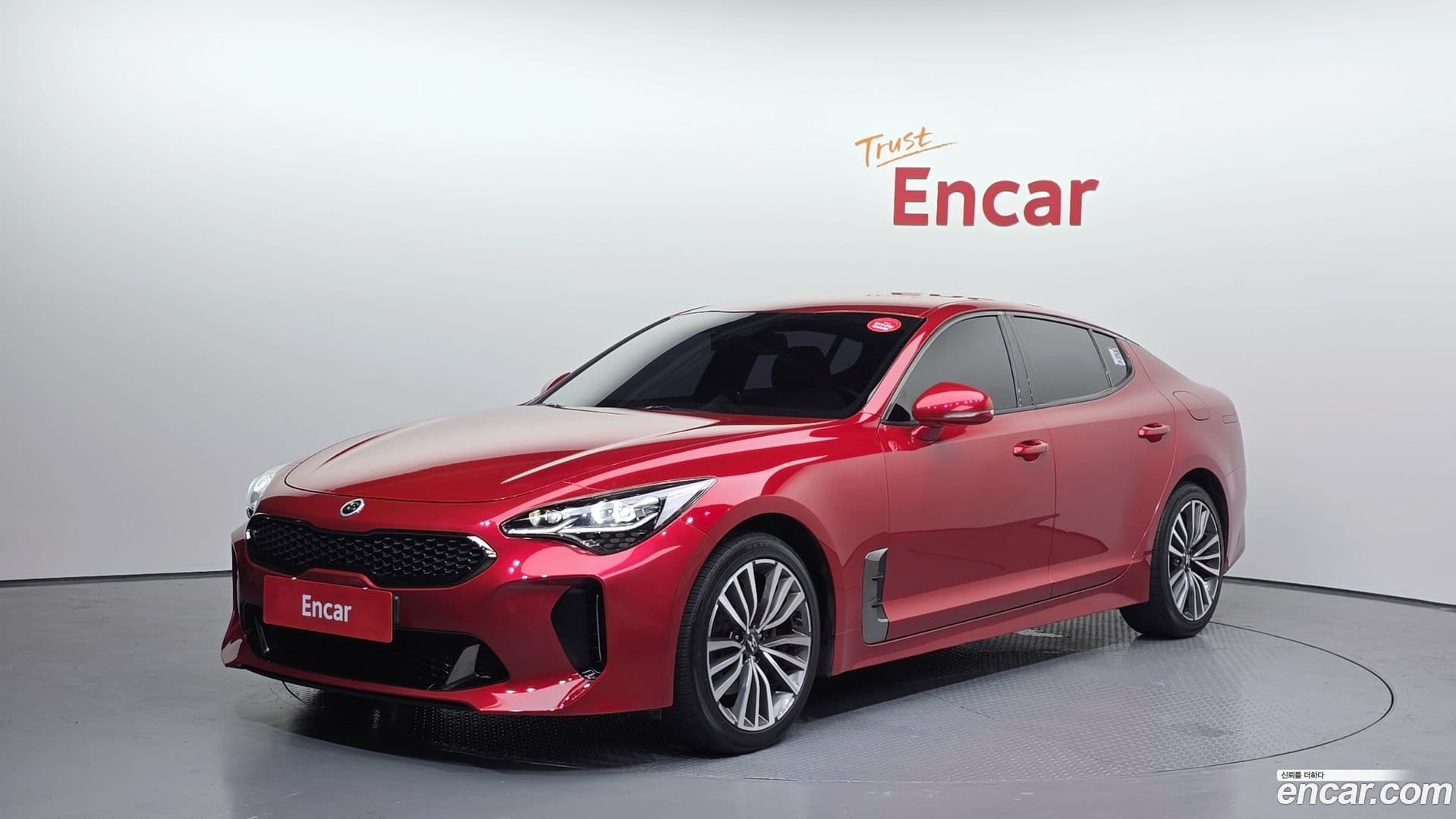 Main__Slider__Photo:Stinger Kia 2019.2-0