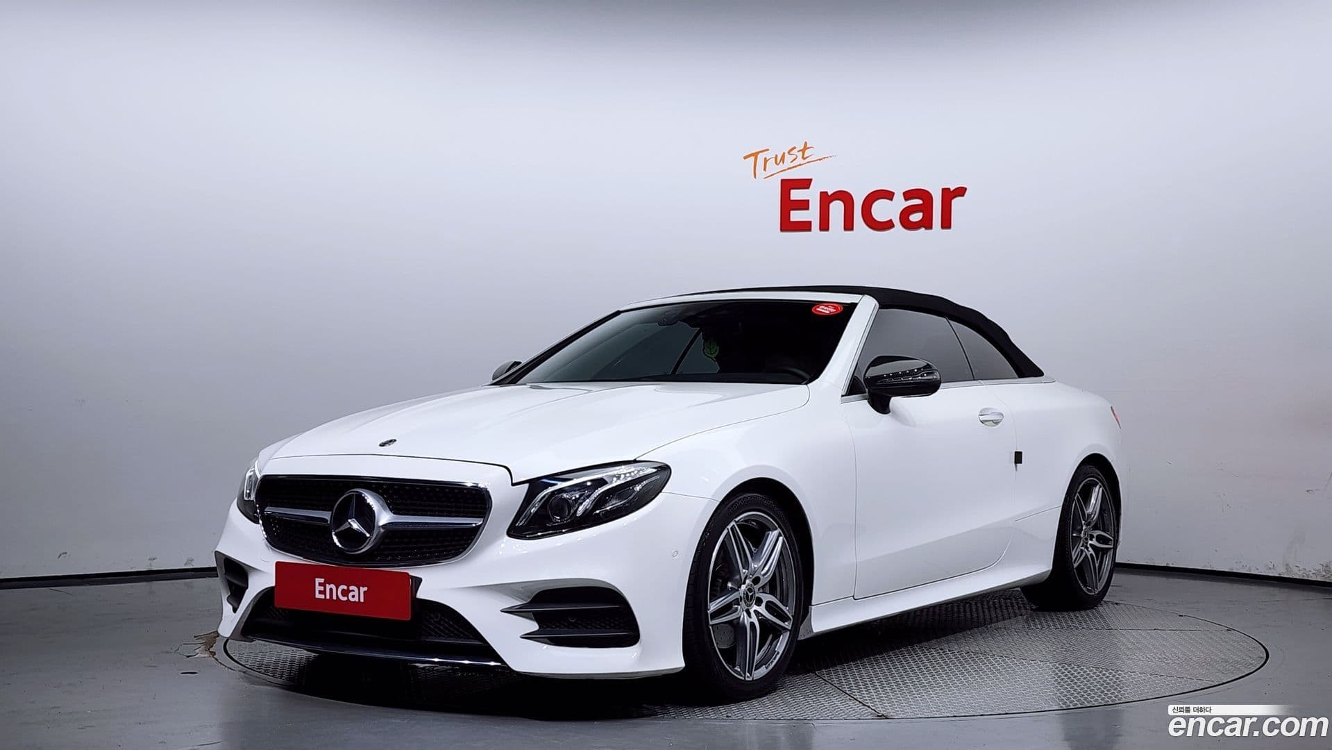 Main__Slider__Photo:E-Class Mercedes-Benz 2018.11-0
