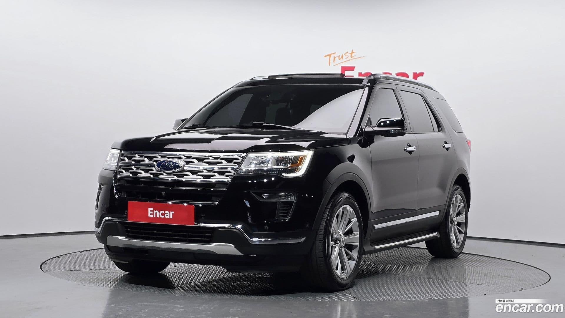 Main__Slider__Photo:Explorer Ford 2018.9-0