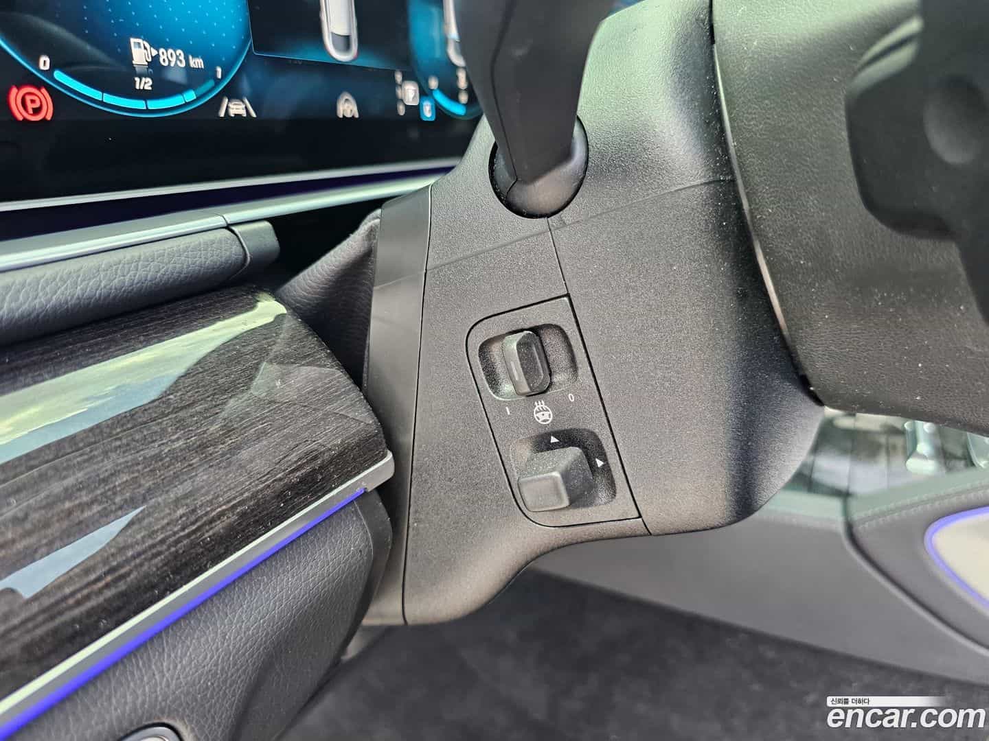 GLE-Class Mercedes-Benz 2021.1-INNER-009