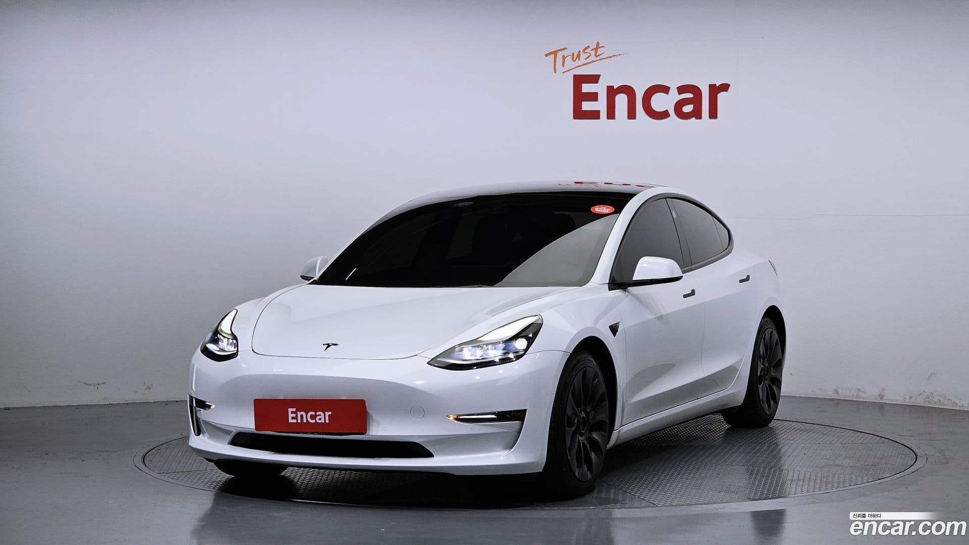 Main__Slider__Photo:Model 3 Tesla 2022.2-0