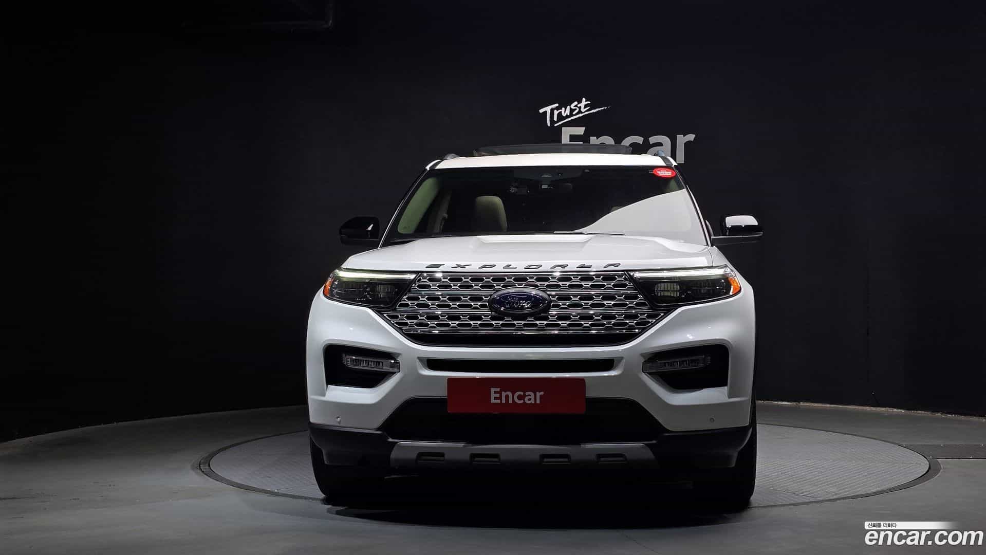 Explorer Ford 2020.10-OUTER-003