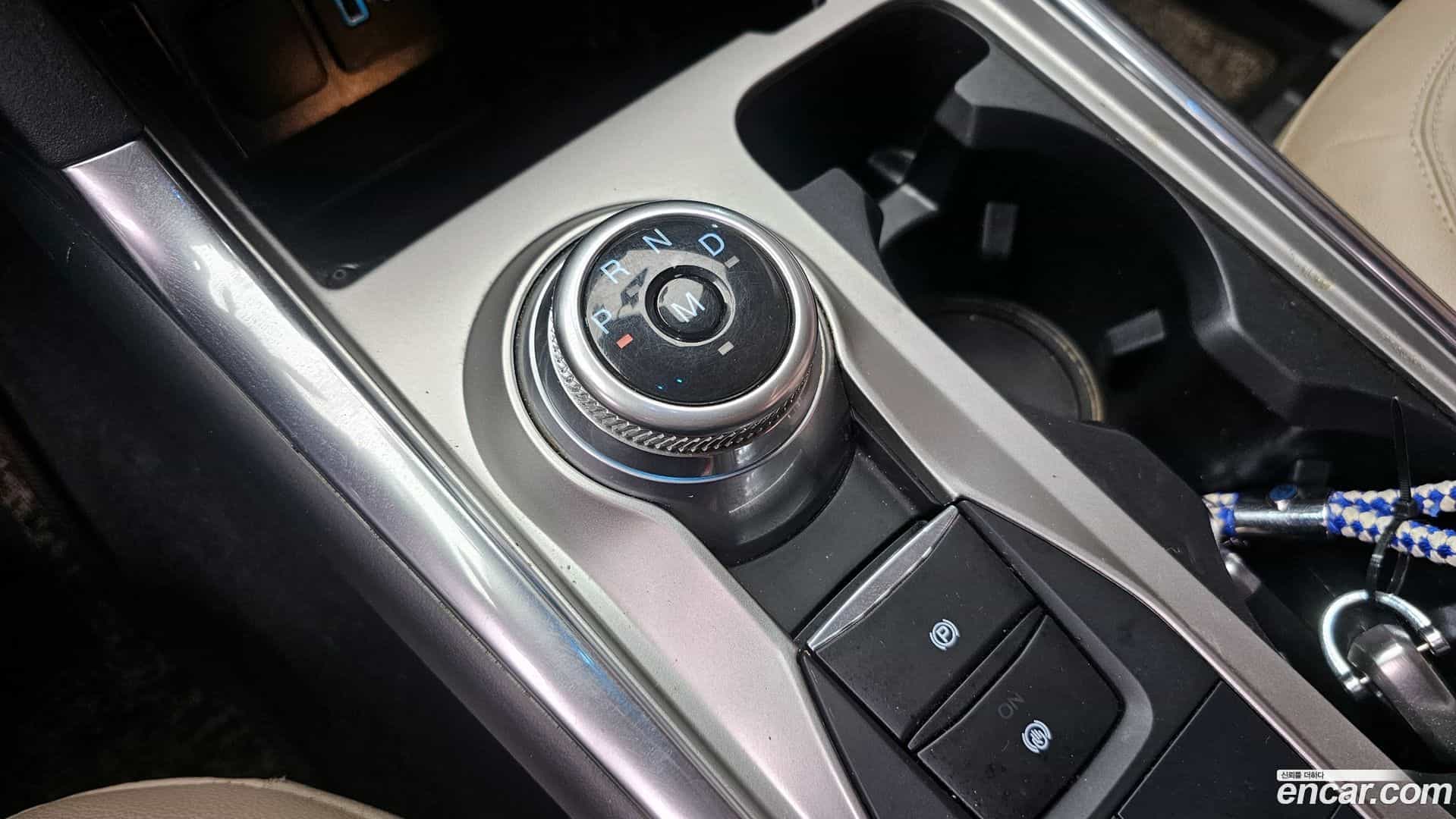 Explorer Ford 2020.10-INNER-009