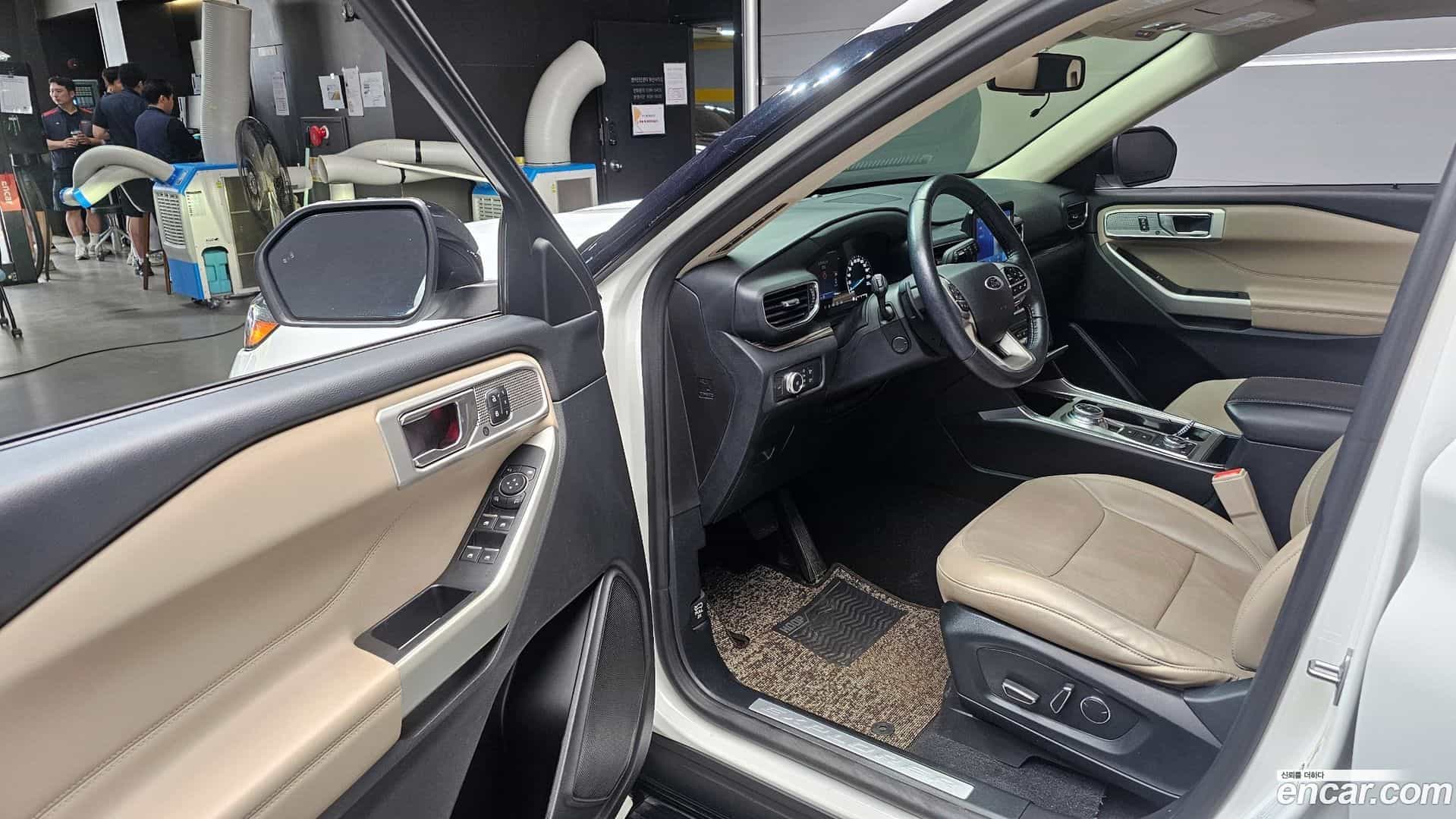 Explorer Ford 2020.10-INNER-010