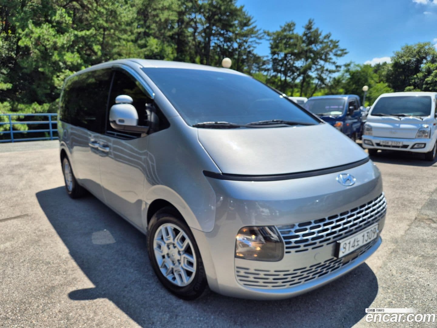 Main__Slider__Photo:Staria Hyundai 2022.0-0