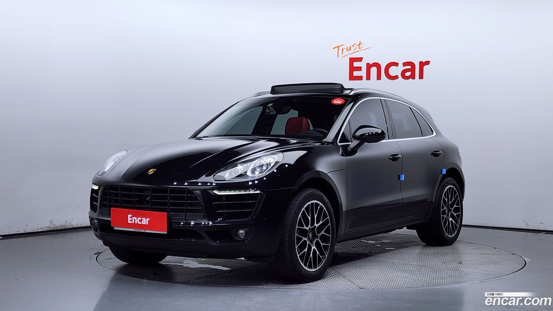 Main__Slider__Photo:Macan Porsche 2015.7-0