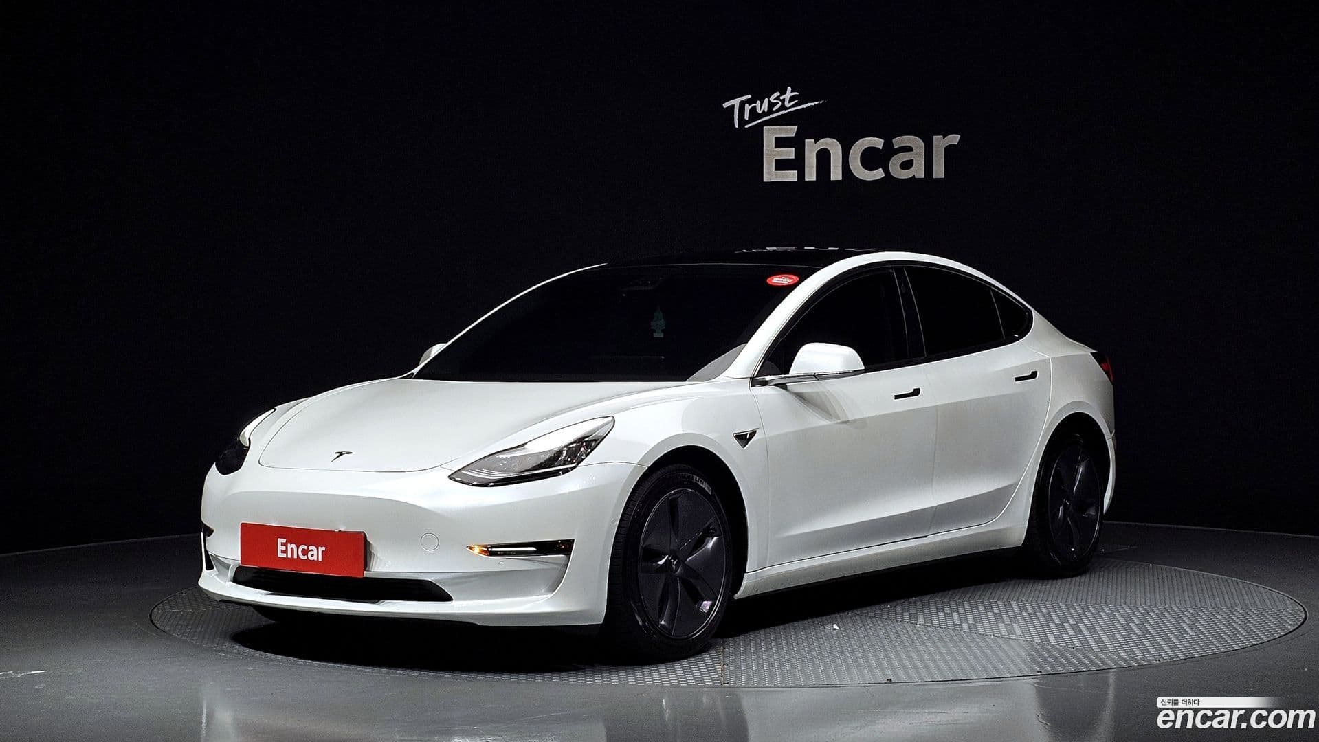 Main__Slider__Photo:Model 3 Tesla 2020.8-0