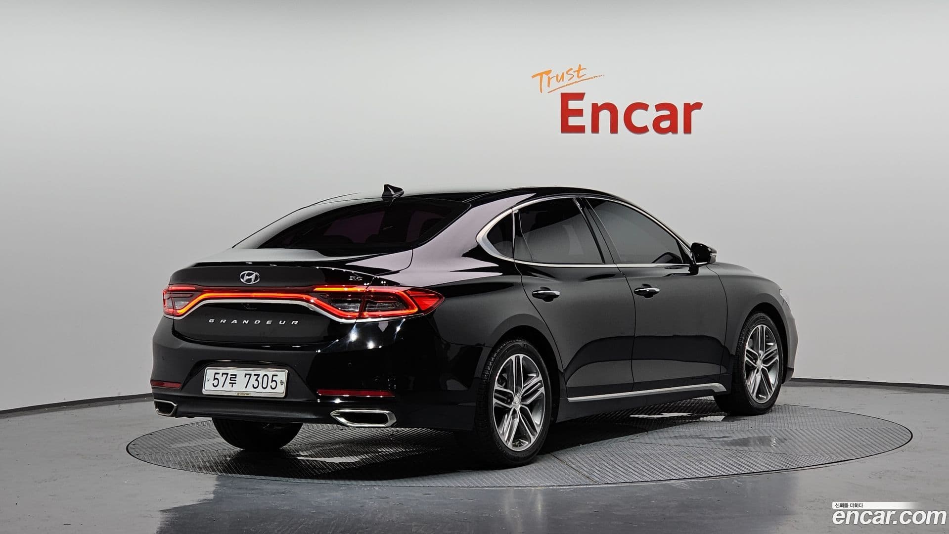 Main__Slider__Photo:Grandeur Hyundai 2018.0-0