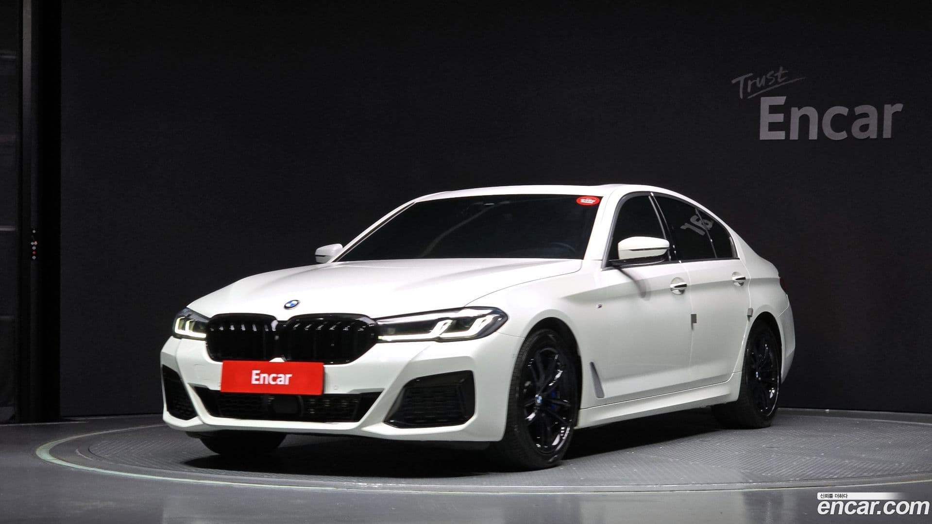 Main__Slider__Photo:5-Series BMW 2018.2-0