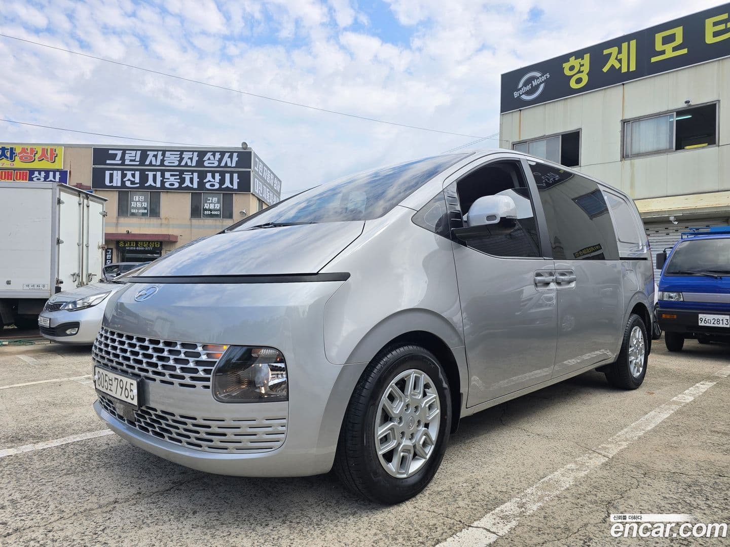 Main__Slider__Photo:Staria Hyundai 2022.5-0