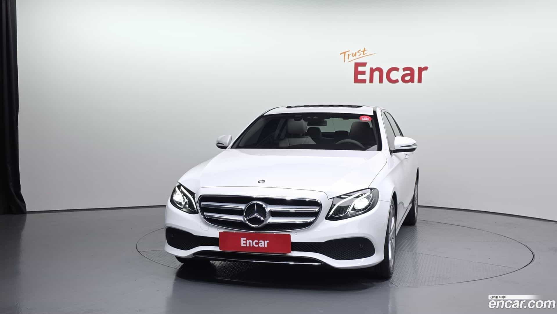E-Class Mercedes-Benz 2018.2-OUTER-3