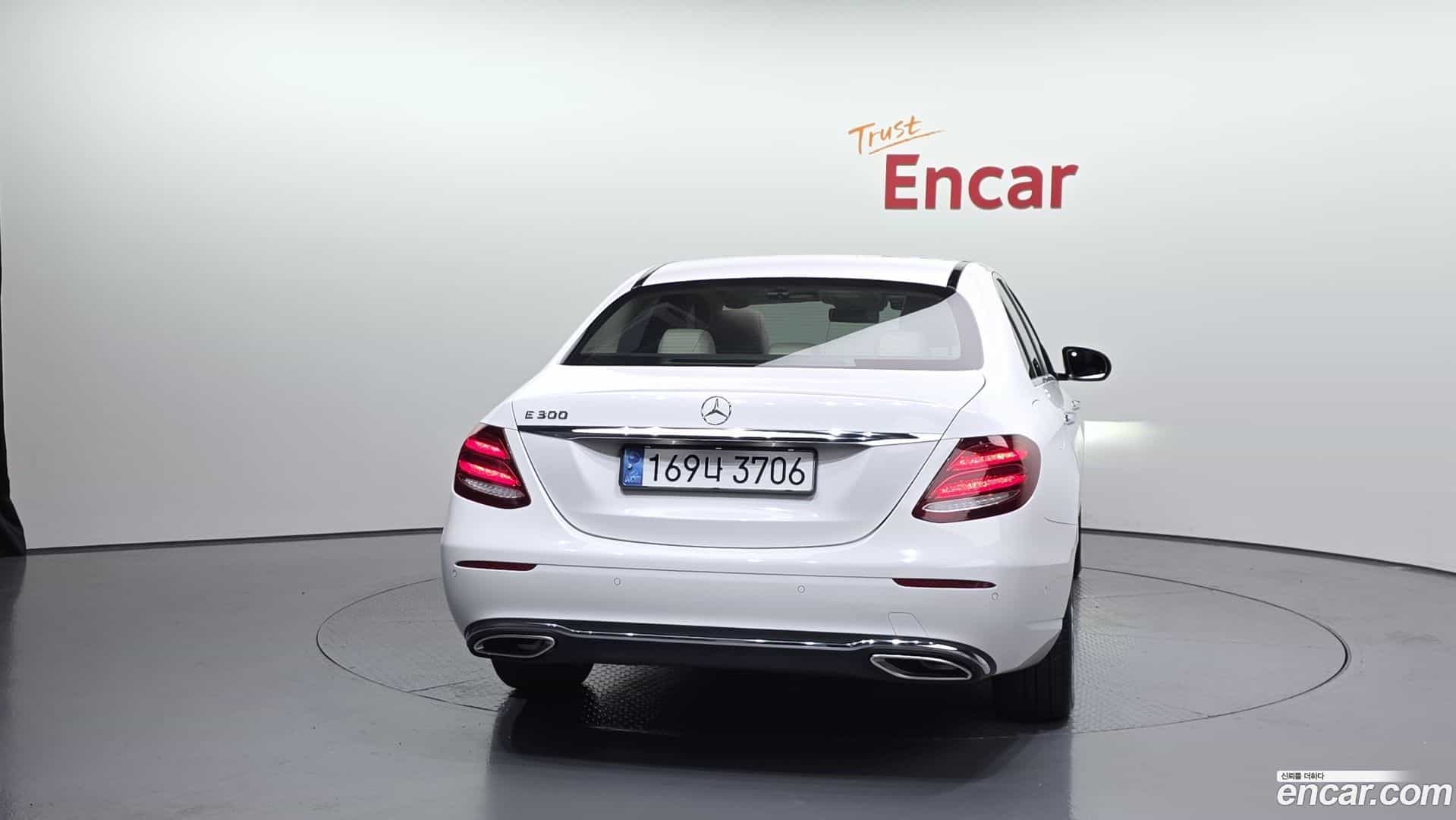 E-Class Mercedes-Benz 2018.2-OUTER-4