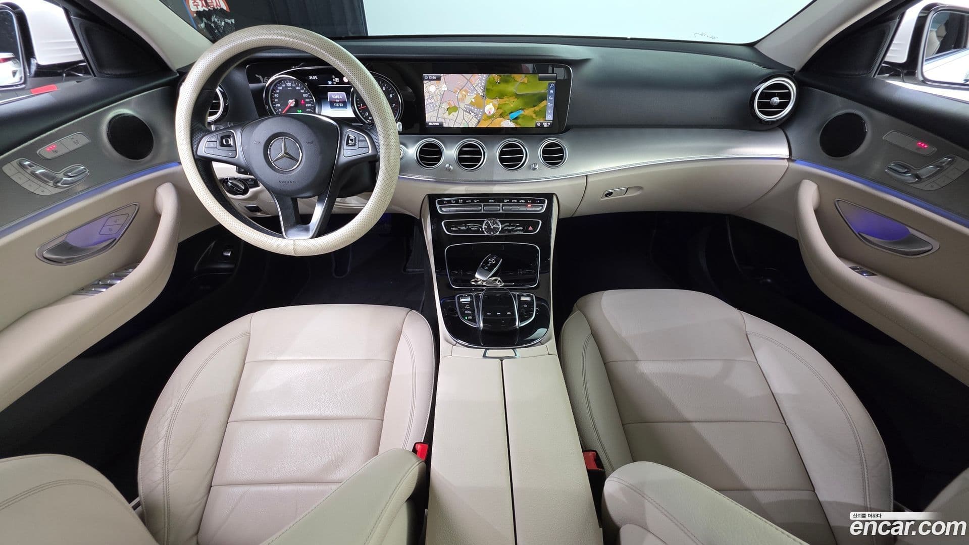 Main__Slider__Photo:E-Class Mercedes-Benz 2018.2-6