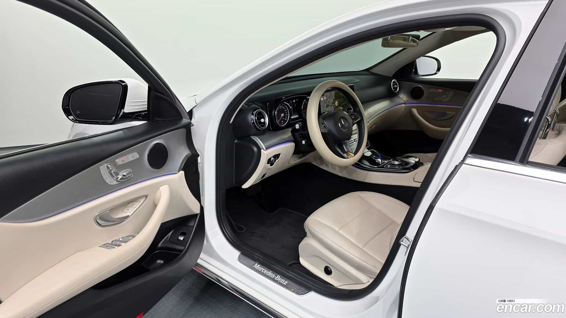 E-Class Mercedes-Benz 2018.2-INNER-10