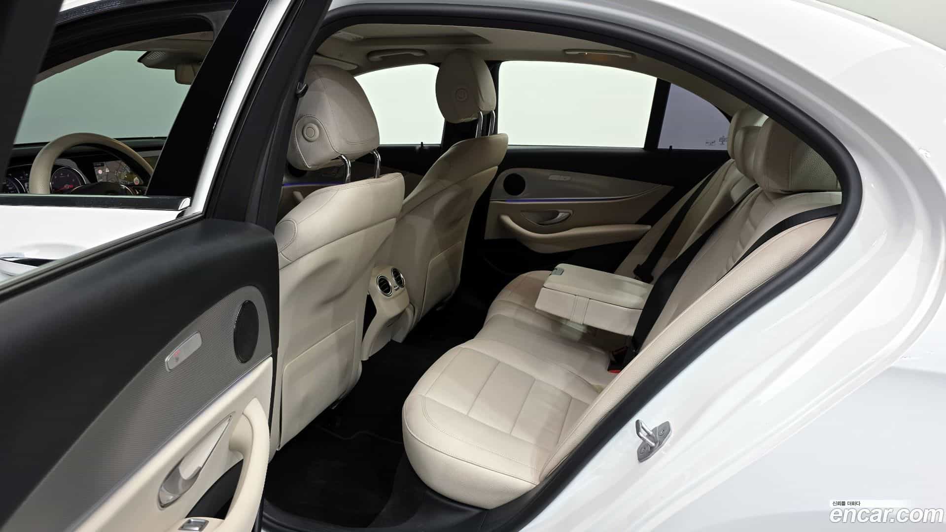 E-Class Mercedes-Benz 2018.2-OPTION-24