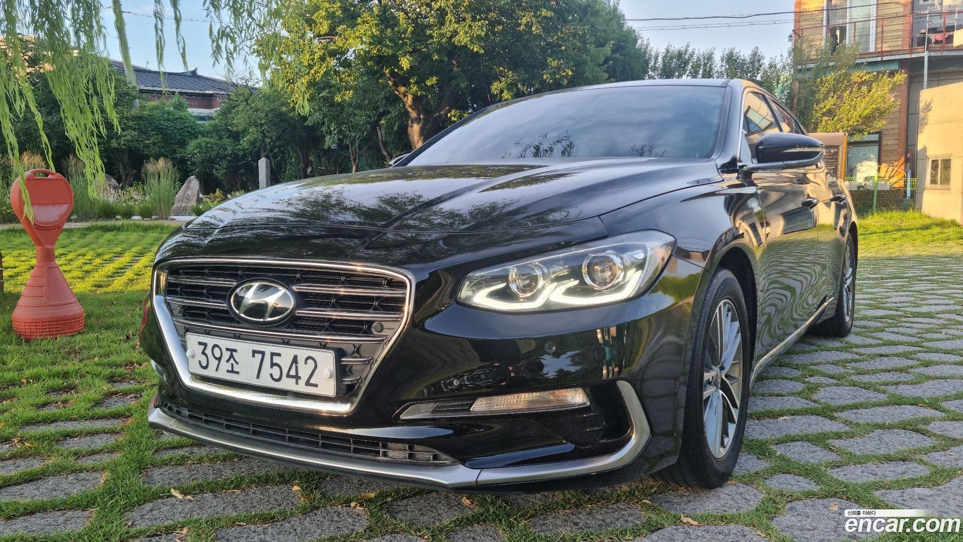 Main__Slider__Photo:Grandeur Hyundai 2018.0-0