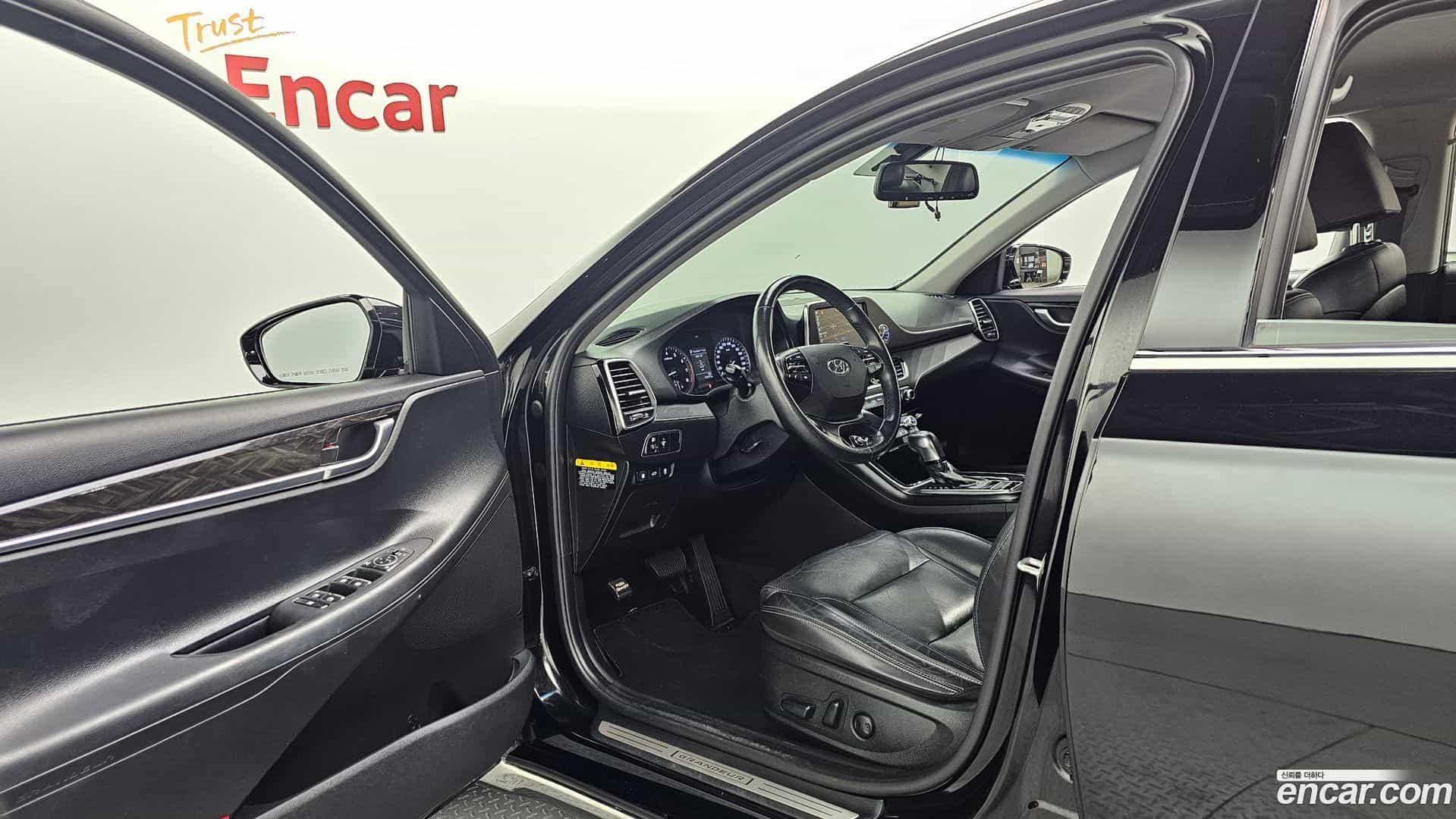 Grandeur Hyundai 2018.3-INNER-010