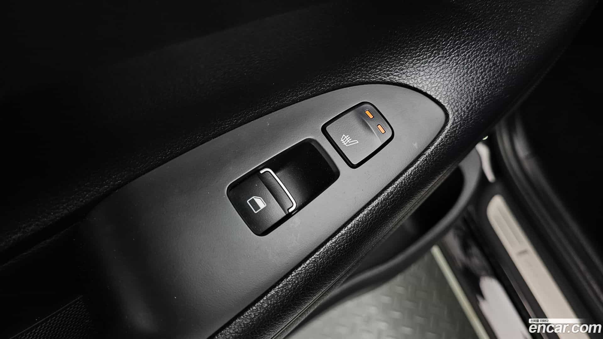 Grandeur Hyundai 2018.3-OPTION-023
