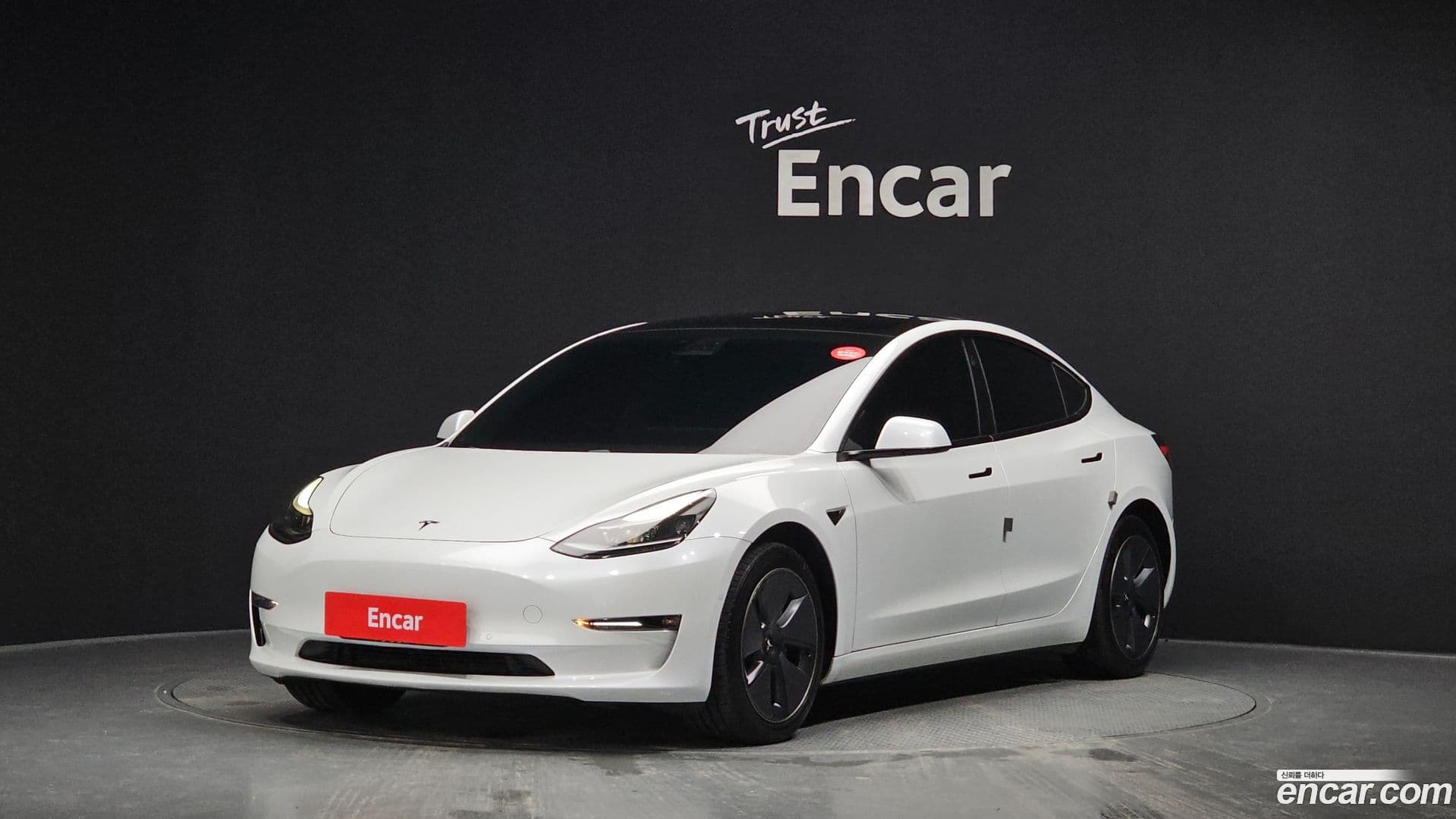 Main__Slider__Photo:Model 3 Tesla 2021.2-0